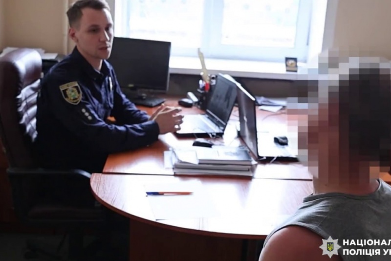 В Харькове парень поджёг ткань в здании ТЦК и, воспользовавшись паникой, сбежал