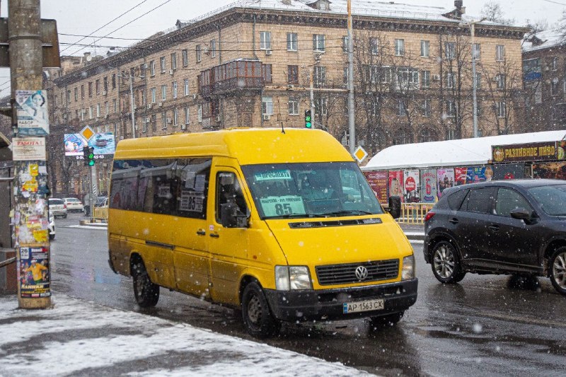 В Запорожье закрыли несколько маршрутов и множество сократили