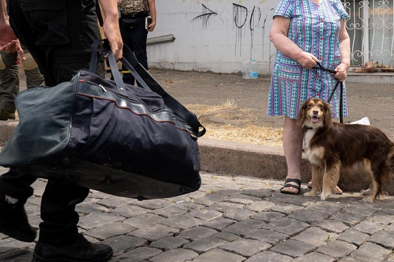 В Купянск начали возвращаться эвакуированные на днях – в Харькове их содержат хуже бомжей