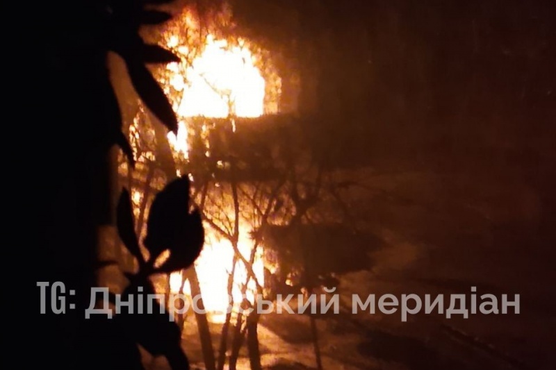 В Шахтёрске Днепропетровской области ночью пылали машины ВСУшников