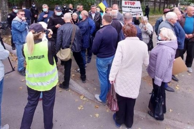 “Ні вантажному транспорту”. У Сумах люди влаштували акцію протесту та перекрили дорогу