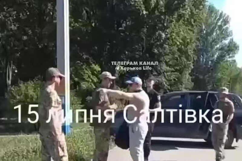 Харьковчанин отчитал ТЦКашников за разговор на русском языке и тем спас себя от мобилизации