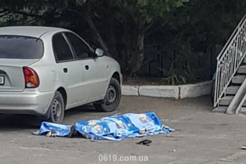 Полиция не рассматривает политическую версию убийства чиновника под Запорожьем. В «Батькивщине» протестуют