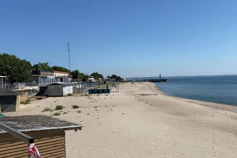 В Одессе власти запретили людям посещать пляжи, превратив побережье в укрепрайон с ПВО