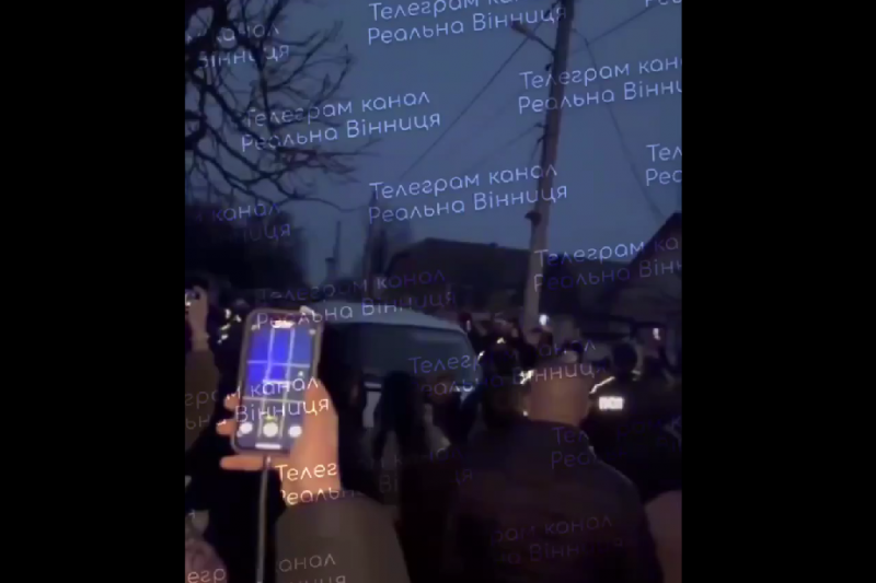 В Сосонке Винницкой области на защиту односельчанина от ТЦКашников встало всё село