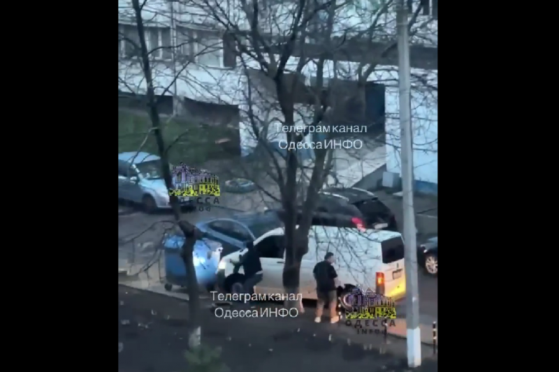 В Одессе ТЦКашники учинили беспредел, а потом начали таранить автомобили и открыли стрельбу по людям