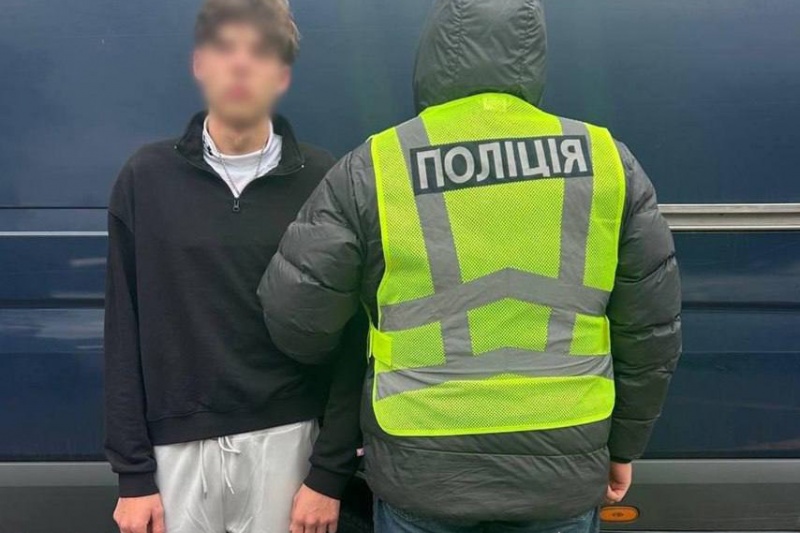 В Киеве 18-летнего парня задержали за поджог трёх авто депутатов Верховной Рады