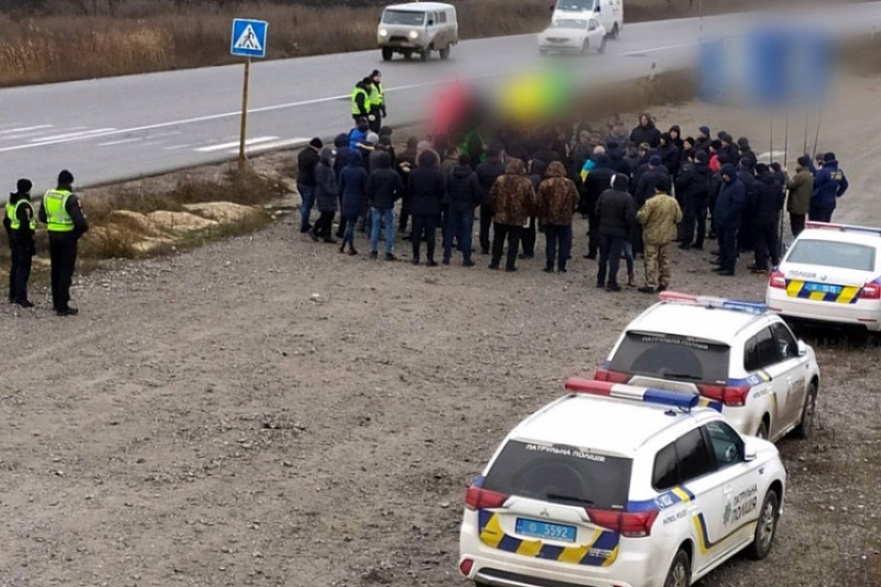 Мешканці Полтавщини на годину заблокували рух на автодорозі "Київ – Харків"