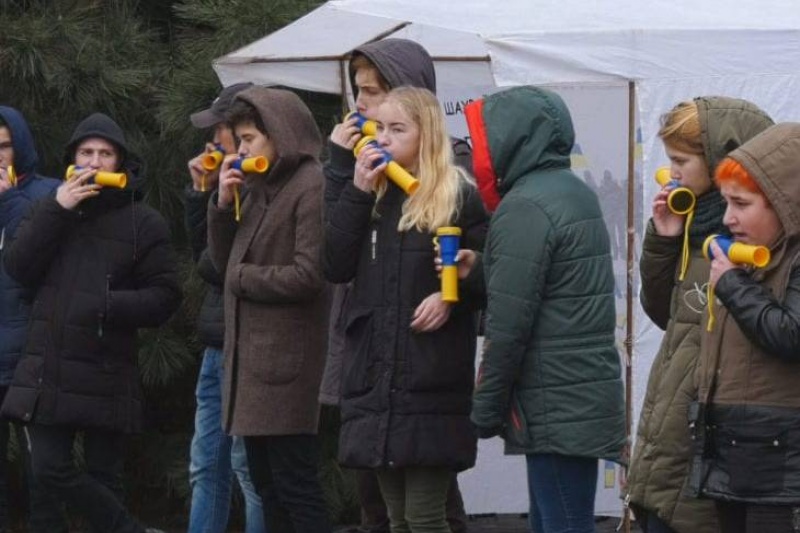 В Днепре активисты устроили митинг под офисом «тендерного короля» Мишалова