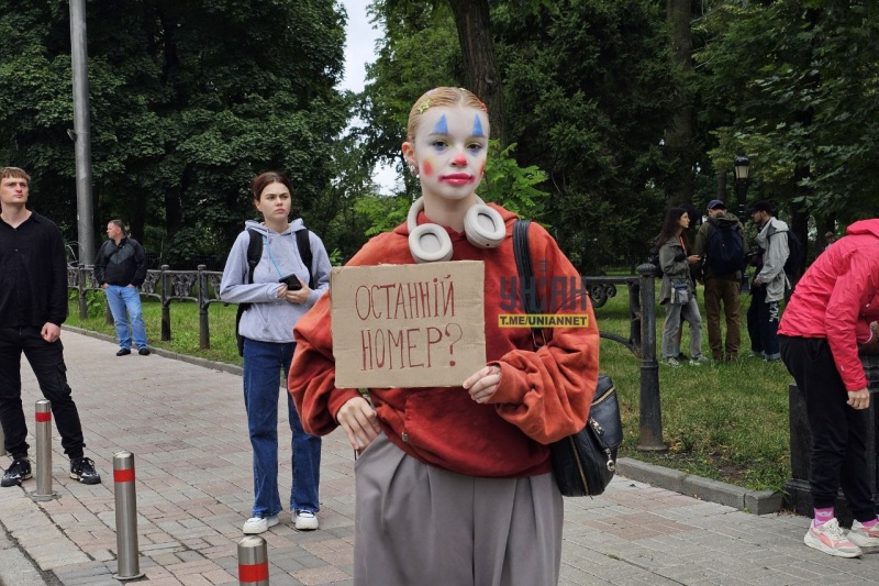 В Киеве состоялась проплаченная украинской верхушкой акция против произвола нардепов