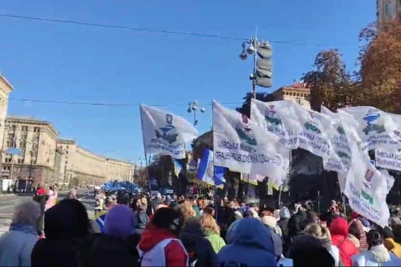 Медики Сумщини вийшли на загальноукраїнську акцію в Києві