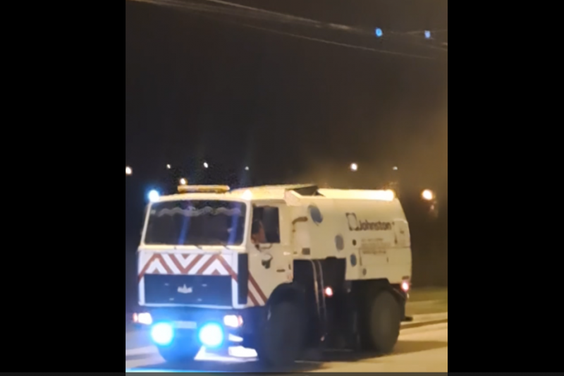 В Запорожье ночью заметили машину, из которой исходила горьковатая дымка в сторону домов. Запорожцев травят? Или просто одурманивают?