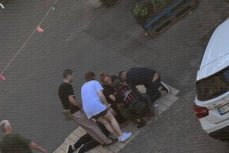 В центре Одессы случилась перестрелка: неизвестные ранили мужчину в голову и скрылись