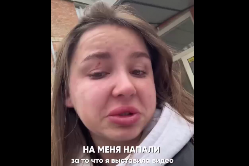 В Никополе две неадекватки избили женщину за то, что она опубликовала видео с антидроновыми сетями