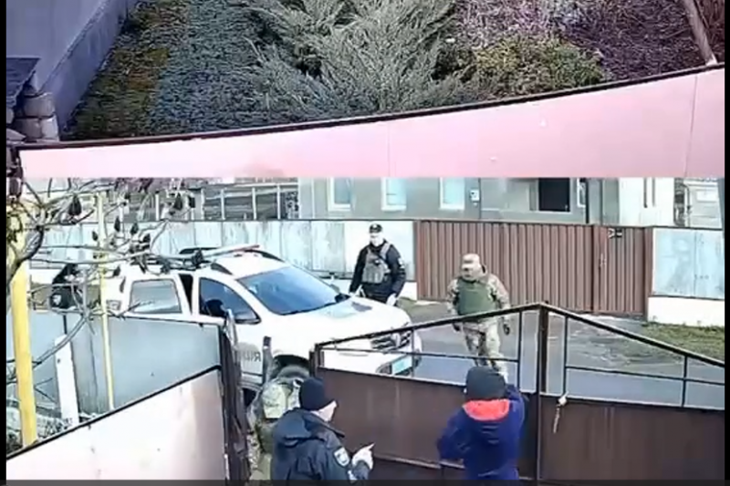 В селе Спасское на Днепропетровщине ТЦКашники расправились с журналистом за расследование тёмных дел мэра