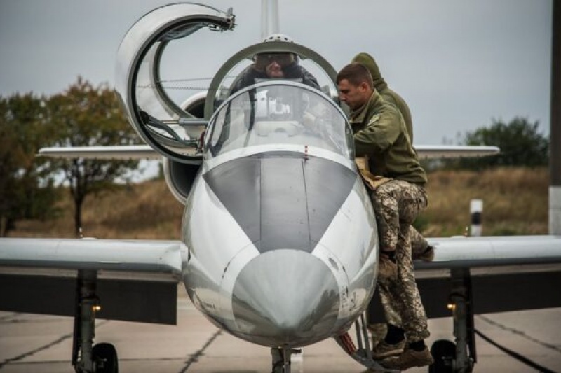 Екіпажі винищувачів ЗСУ відпрацювали ведення повітряних боїв у хмарах