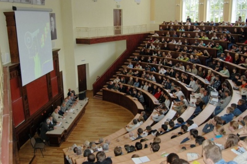 СБУшники ездят по школам и ВУЗам и агитируют учащихся быть стукачами
