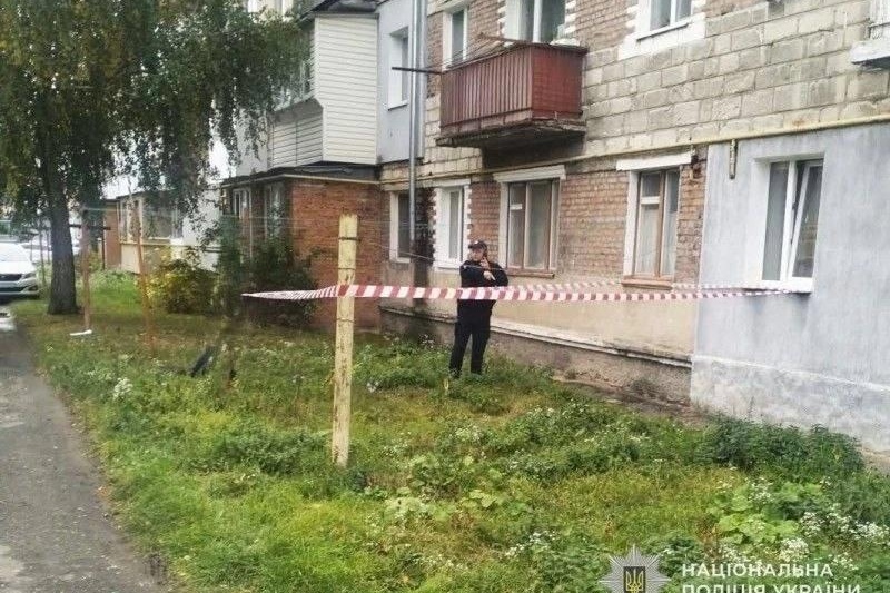 Во Львовской области мужчина полоснул ножом по горлу ТЦКашника