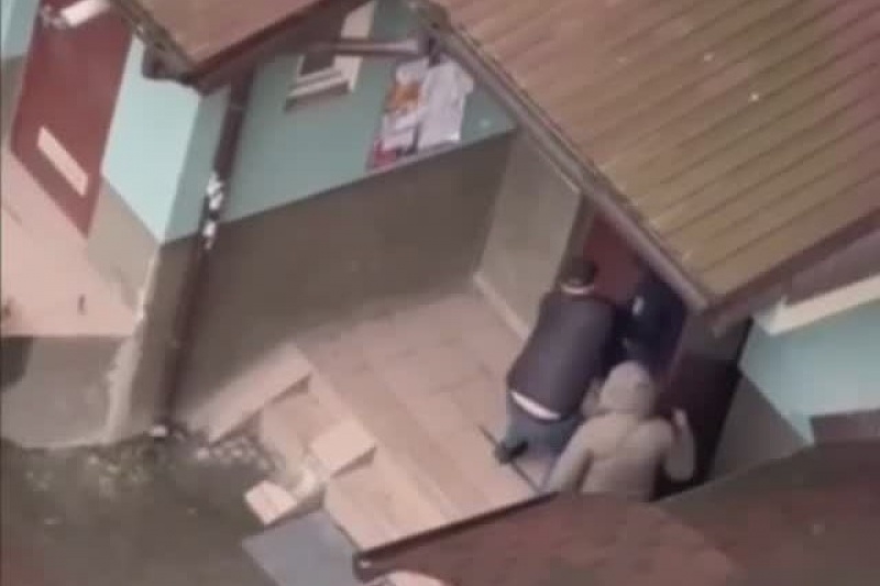 В Ивано-Франковске жители отбили добычу из лап ТЦКашников в штатском