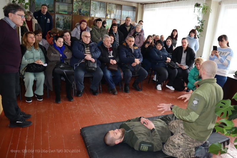 В Харькове командир 113-й бр. ТРО решил использовать стариков в качестве живого щита