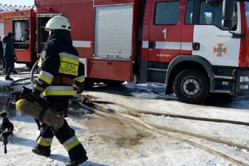 В Днепре на Богдана Хмельницкого горело предприятие