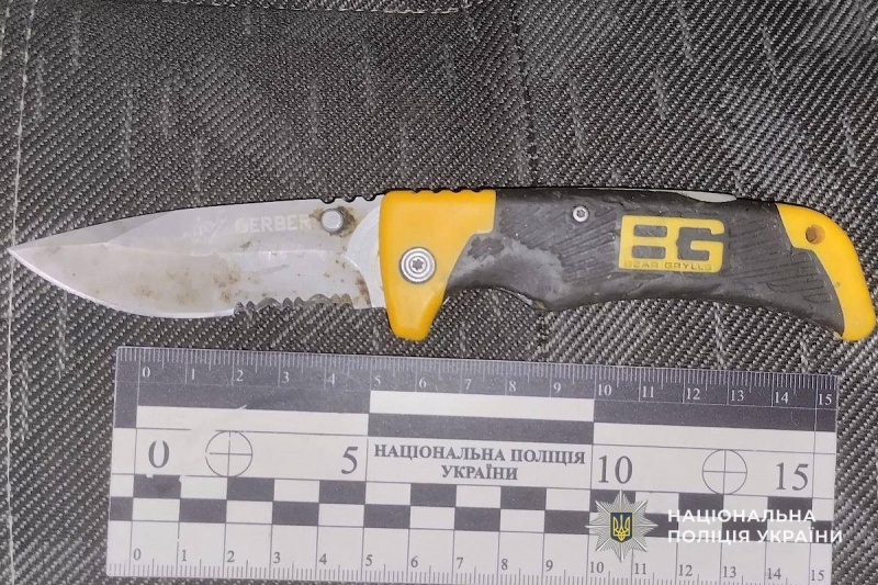 В Днепре очередной мужчина ударил ножом очередного ТЦКашника