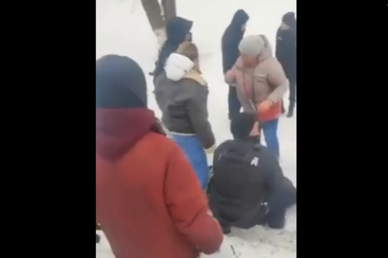 В Виннице ТЦКашники и полицаи схватили пожилого человека за 60 и волокли его по снегу