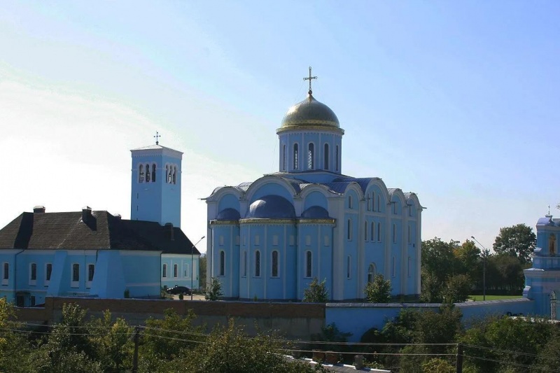 Во Владимире-Волынском ТЦКашники выволокли местного дьякона УПЦ из собора, запихнули в бус и увезли на мясо