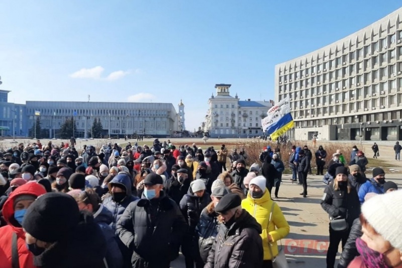 У Сумах на майдані Незалежності проходив потрійний мітинг