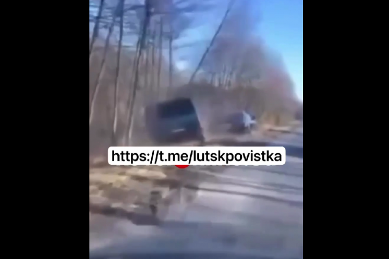 На Волыни за ТЦКашниками, похитившими мужчину, началась погоня на 7 автомобилях. Похищенного освободили