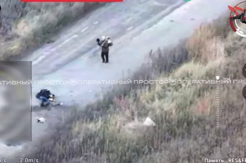 ВСУшники расстреляли дронами мирных граждан, которые шли в российскую сторону