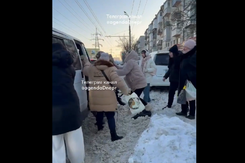 В Днепре отчаянные женщины пытались спасти очередную жертву людоловов, но ничего не вышло