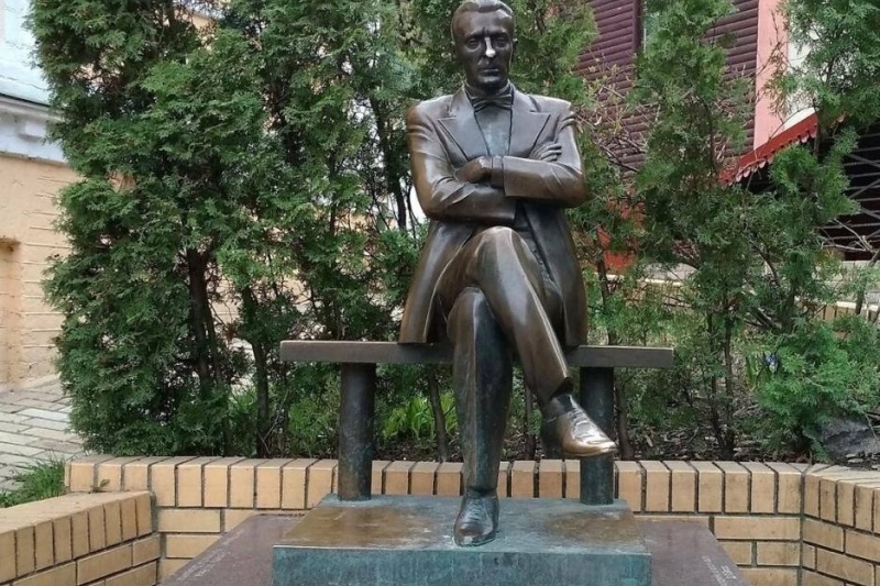 В Киеве будут снесены памятники Булгакову, Ахматовой и другим деятелям русской и советской культуры