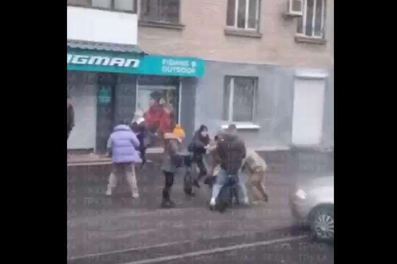 В Днепре произошла драка ТЦКашников с местными жителями